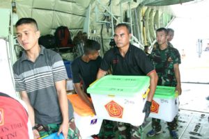 Pesawat Hercules A-1320 Angkut Daging Kurban Untuk Korban Gempa Lombok