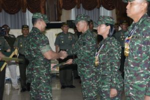 Kasad Apresiasi Prestasi Kontingen Petembak AARM dan Peterjun Skydiving TNI AD