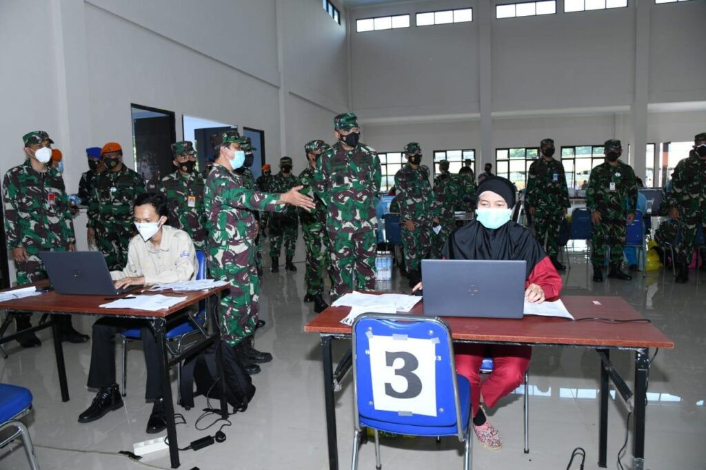 KASAU Tinjau Serbuan Vaksin di Markas Satuan Elite TNI AU Satbravo 90 Bogor