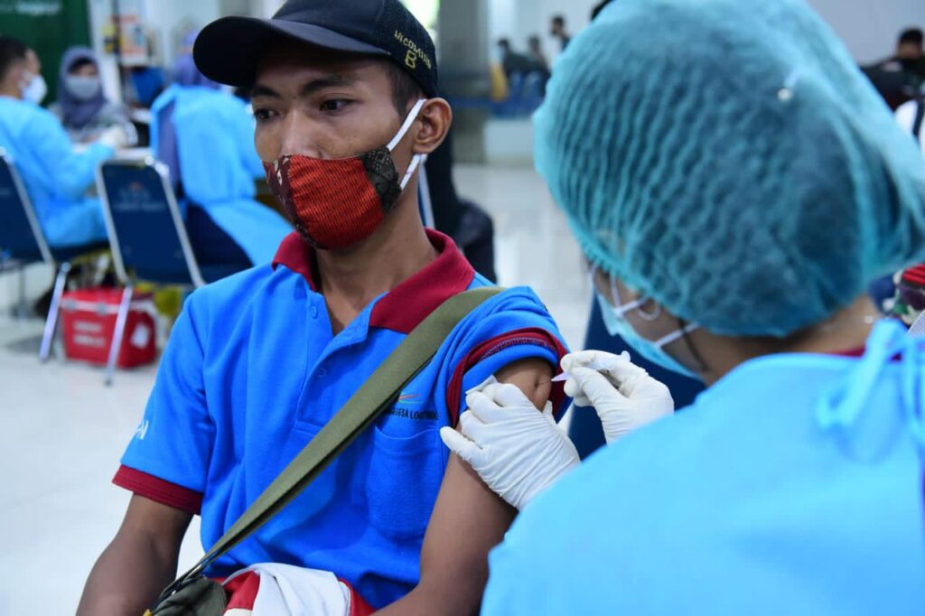 Dalam Mendukung Pemerintah Menuju Satu Juta Warga,TNI AU Laksanakan Serbuan Vaksinasi Covid-19