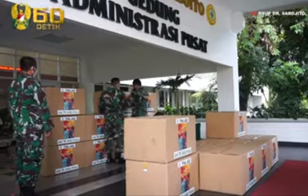 KASAD Berikan Bantuan 2.000 Paket APD Untuk Nakes di RSUP Dr. Sardjito, Yogyakarta