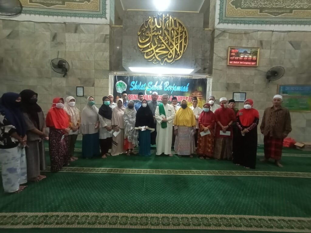Kegiatan Rutin Santunan Yatim dan Dhuafa diadakan Pengurus DKM Masjid Jami Darul Muhsinin 1 Kalibaru