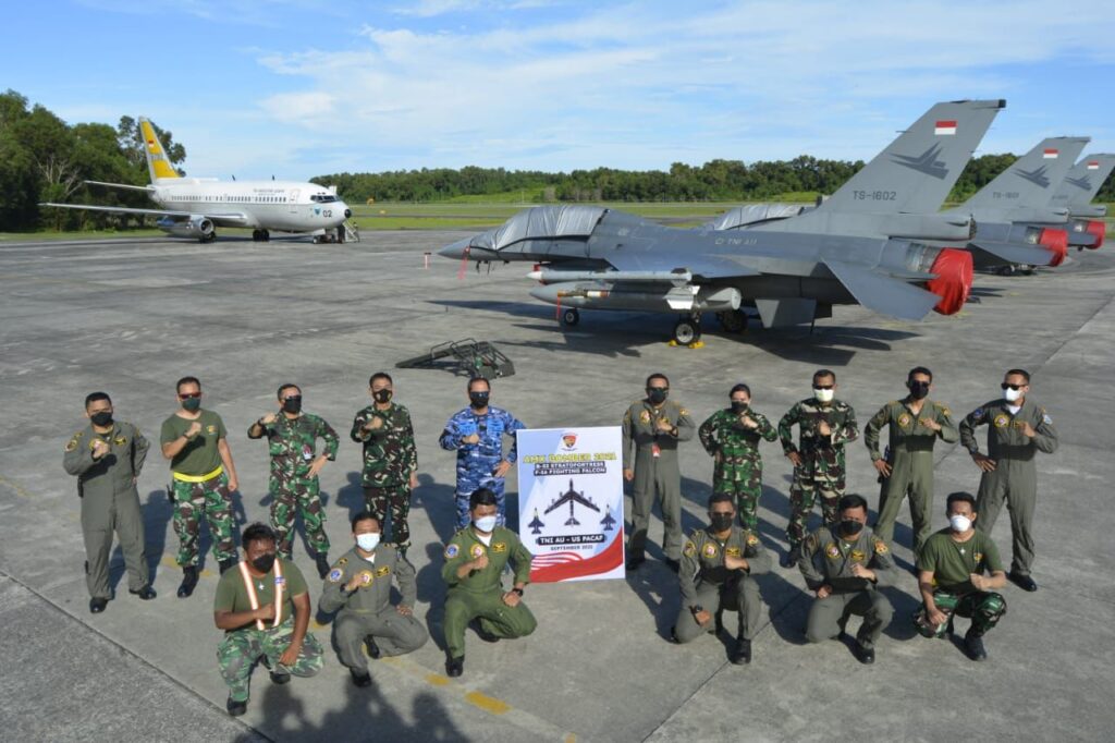 TNI AU dan US PACAF Gelar Bomber Exercise di Atas Laut Sulawesi